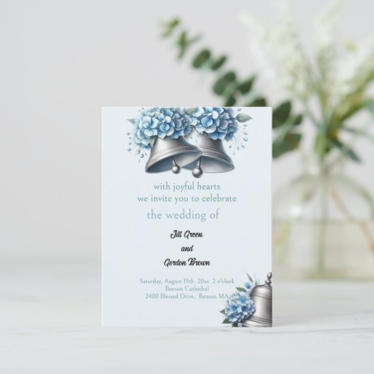 Beluister de Bells Blue Hydrangea uitnodiging (Staand voorkant)