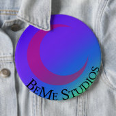 BeMe Studios Logo Ronde Button 6,0 Cm (In situ)