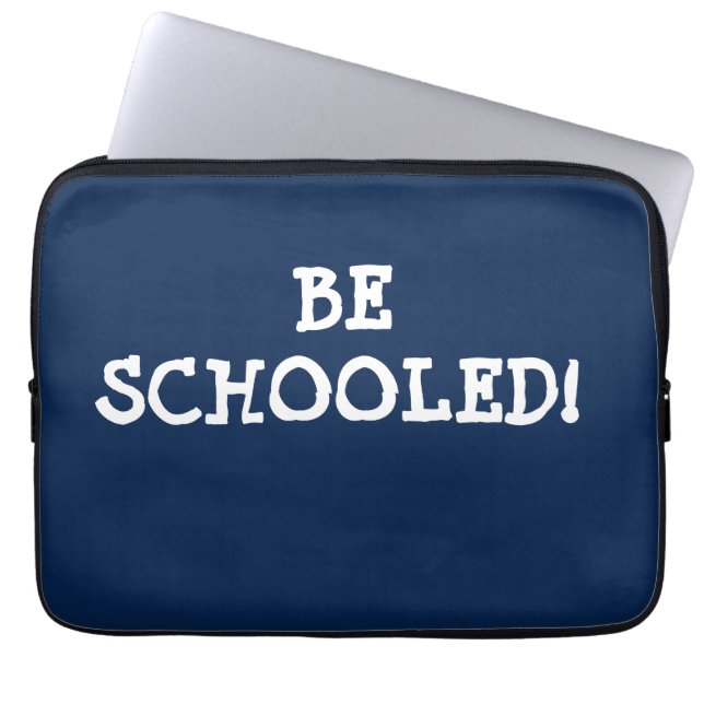 BEN SCHOOOLEN! LAPTOP SLEEVE (Voorkant)