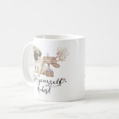 Ben zelf een Cute Pug puppy naast brievenbus Koffiemok (Voorkant links)