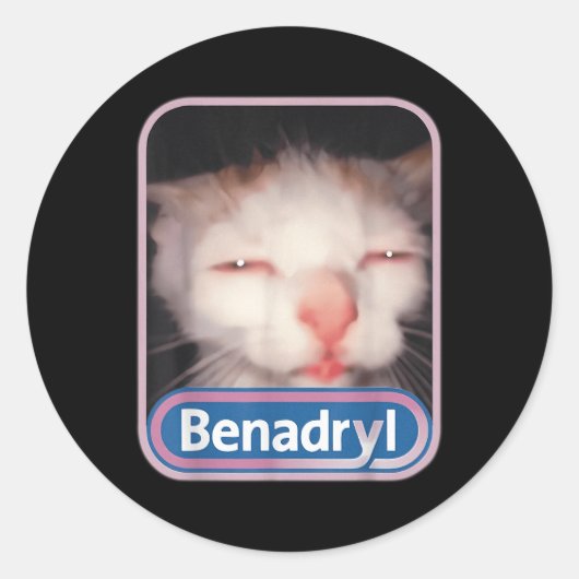 Benadryl Meme Cat Benny Schattige & Grappig Ronde Sticker (Voorkant)
