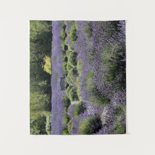 Bench in het midden van een lavenderveld wandkleed (Voorkant)