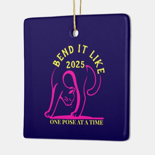  "Bend It Like 2025" Yoga Cat Keramisch Ornament (Links)
