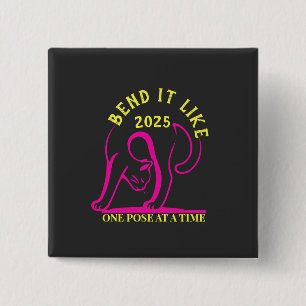 "Bend It Like 2025" Yoga Cat Vierkante Button 5,1 Cm