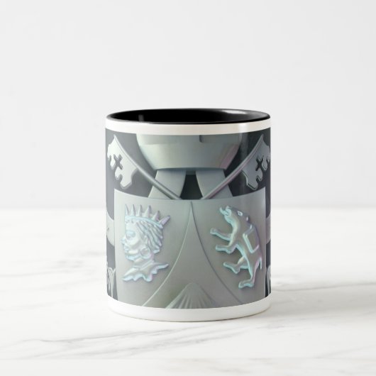 Benedicy 16 Mok (Center)