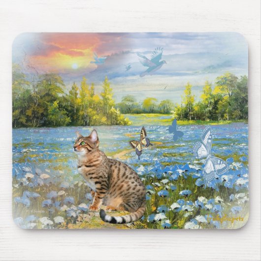 Bengaal in bed van blauwe bloemen Mousepad Muismat (Voorkant)
