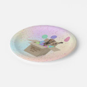 Bengaalse kat in kartonnen doos met ballonnen papieren bordje (Gekanteld)