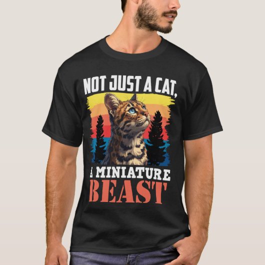 Bengaalse katten NIET ALLEEN EEN KAT Een MINIATUUR T-shirt (Voorkant)