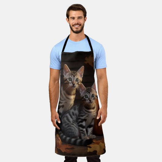 Bengaalse Kitten Herfst Delight Pompoen Schort (Gedragen)