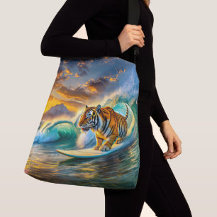 Bengal Op Een Surfplank Ontwerp Door Rich AMeN Gil Crossbody Tas