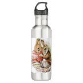 Benjamin Bunny en Peter Rabbit plannen hun inval Waterfles (Voorkant)