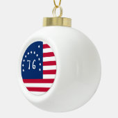 Bennington's Banner: De 76 Amerikaanse Battle Flag Keramische Bal Ornament (Rechts)
