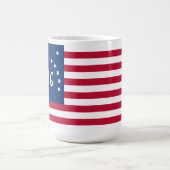 Bennington's Banner: De 76 Amerikaanse Battle Flag Magische Mok (Midden)