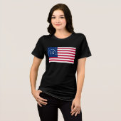 Bennington's Banner: De 76 Amerikaanse Battle Flag Tri-Blend Shirt (Voorkant volledig)