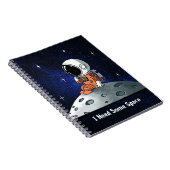 Benodigde ruimte, astronaut, ruimtevaarder, op maa notitieboek (Rechterzijde)
