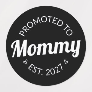 Benoemd tot mama vanaf 2027 Aankondiging nieuwe ma Labels