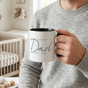 Benoemd tot papa Elegant EST Jaar Script Ontwerp Mok