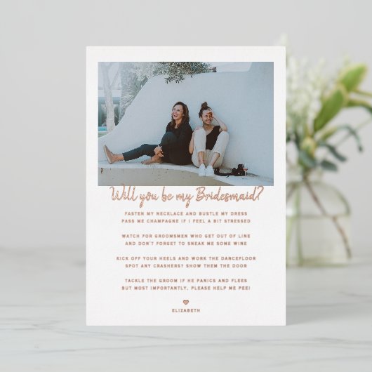 Bent u mijn Bridesmaid/Maid of Honor-voorstel? Folie Uitnodiging (Staand Voorkant)