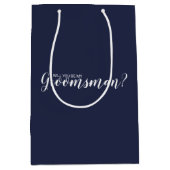 Bent u mijn Groomsman? Modern Script Navy Blue Medium Cadeauzakje (Voorkant)