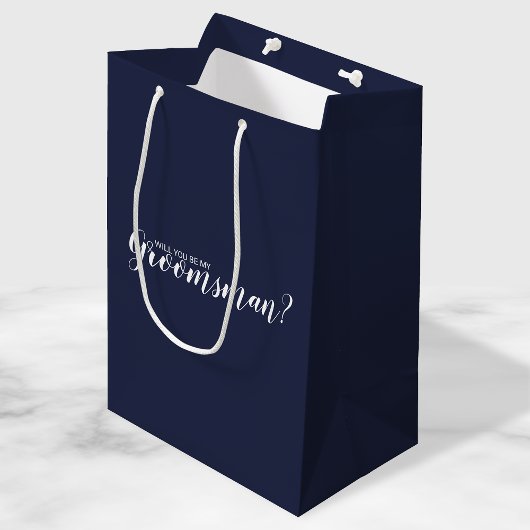 Bent u mijn Groomsman? Modern Script Navy Blue Medium Cadeauzakje