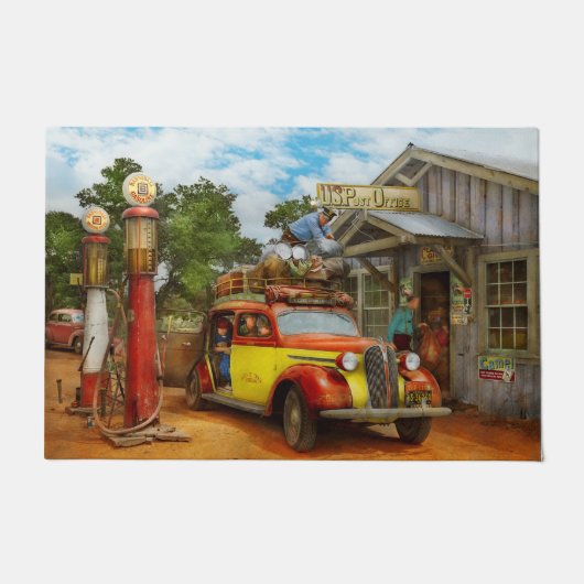 Benzinepomp - Verse levering aan Pie Town 1940 Deurmat (Voorkant)