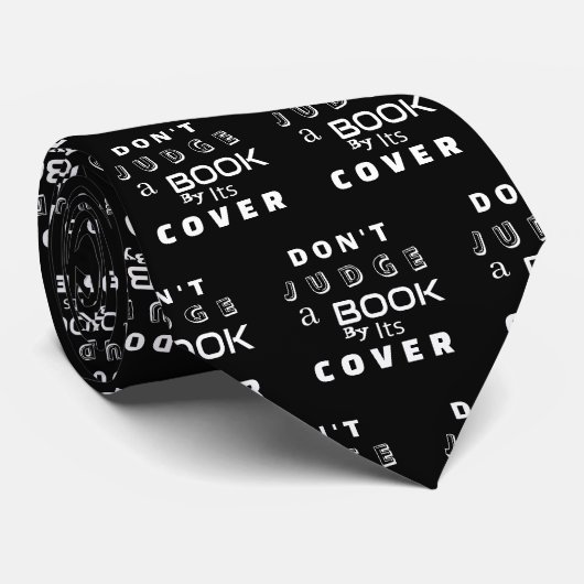 "Beoordeel een boek niet op zijn Hoesje" Zwart-wit Stropdas (Opgerold)
