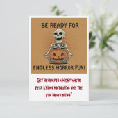 "Bereid je voor op eindeloos horrorplezier" (Staand voorkant)