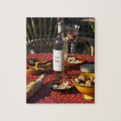 Bereide aspertif- en eetlustopwekkers: brood, olij legpuzzel (Verticaal)