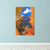Berg geframed in herfstloof, CA Canvas Afdruk (Insitu (Houten vloer))