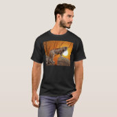 Berg leeuw op zonsondergang t-shirt (Voorkant volledig)