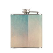 Berg met zonnestralen en walittypografie heupfles (Achterkant)