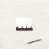 Bergberbike Riders maken hun weg over de dam Post-it® Notes (Op bureau)