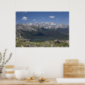 Bergbereik en meer vanaf het begin van een berg poster (Keuken)