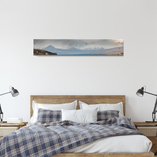 Bergen achter het Tekapomeer Canvas Afdruk (Insitu (Slaapkamer))
