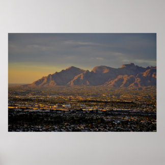 Bergen bij de schemering poster