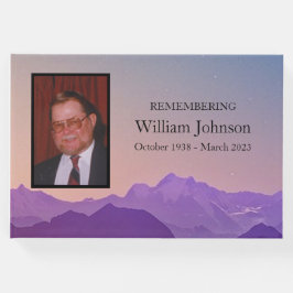 Bergen bij schemering begrafenismonument Foto Gastenboek