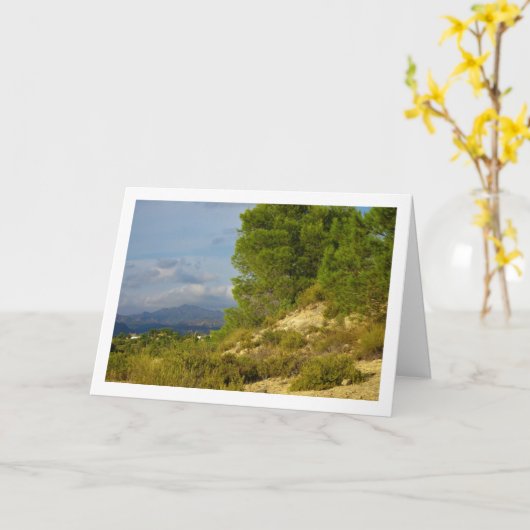 Bergen en dennenbomen kaart (Gele Bloem)