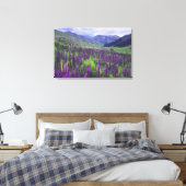 Bergen en wilde bloemen in alpenwei, 2 canvas afdruk (Insitu (Slaapkamer))