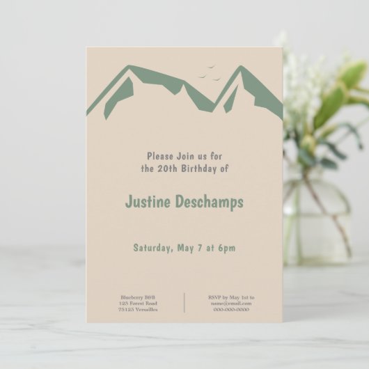 Bergen in Groen - Bruine Verjaardag Uitnodiging (Staand voorkant)