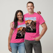 Bergen met een heldere hemel grafiek t-shirt (Unisex)