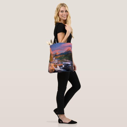 Bergen | Nationaal park Glacier, Montana Tote Bag (Op model)