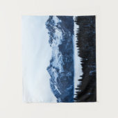 Bergen, sparrenbossen en wolken wandkleed (Voorkant)