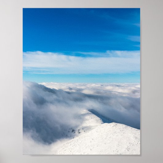 Bergen uit wolken poster (Voorkant)