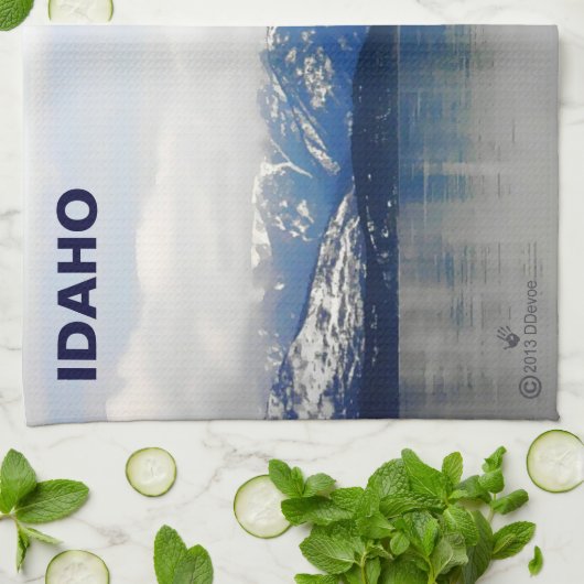 Bergen van het meer theedoek (Gevouwen)