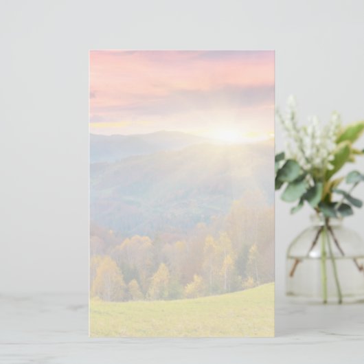 Bergherfstlandschap met bos briefpapier (Staand voorkant)