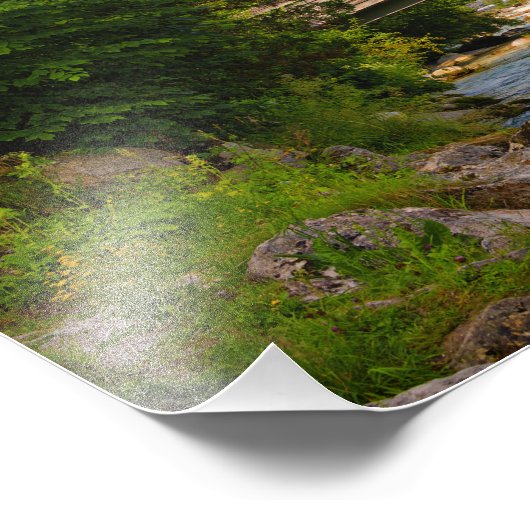 Bergkerk met stroomlandschap foto afdruk (Hoek)