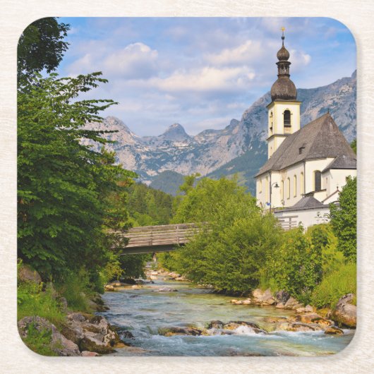 Bergkerk met stroomlandschap kartonnen onderzetters (Voorkant)