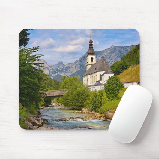 Bergkerk met stroomlandschap muismat (Met muis)