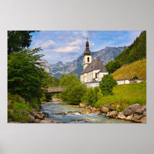 Bergkerk met stroomlandschap poster