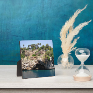 Bergkliffen met mediterraan zee fotoplaat